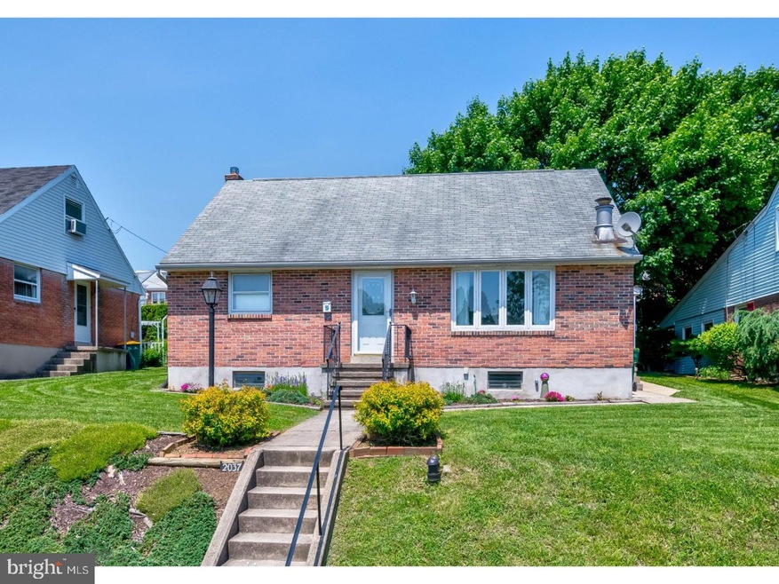 2037 Garfield Ave, Reading, PA 19609 - photo 1