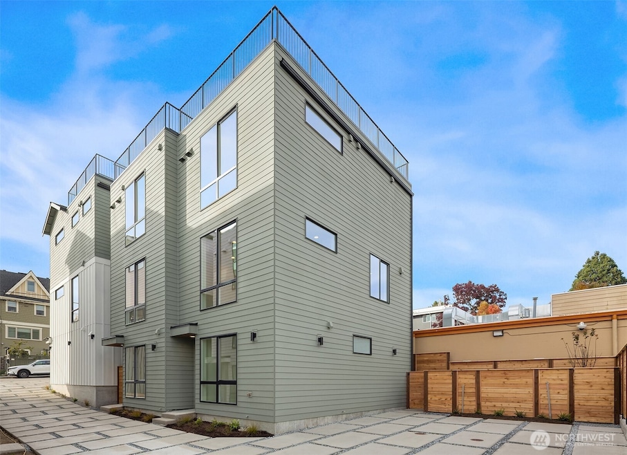 4422 1st Ave NE unit B, Seattle, WA 98105 - photo 1