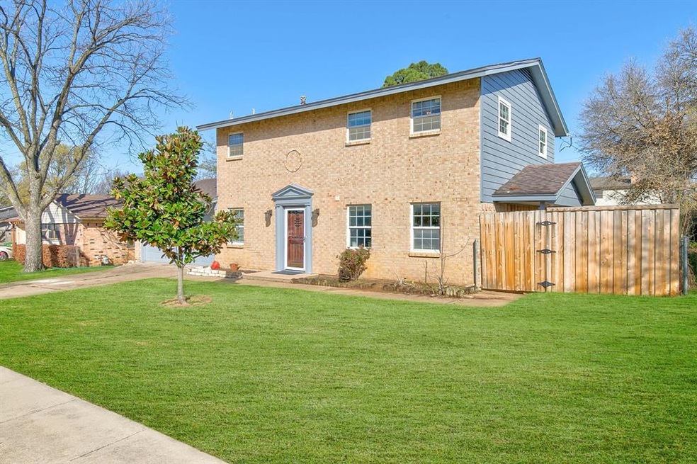 1913 Charleston Dr, Bedford, TX 76022 - photo 1