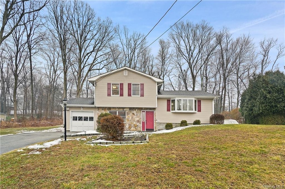 3272 Page Ct, Yorktown Heights, NY 10598 - photo 1