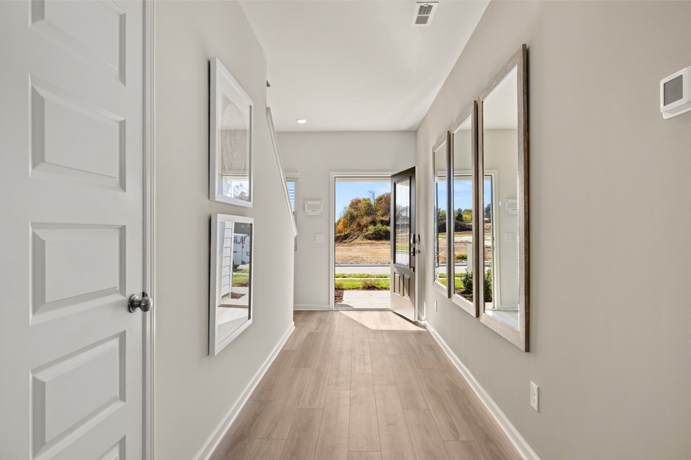 560 Emerson Ln, Westmoreland, TN 37186 - photo 1