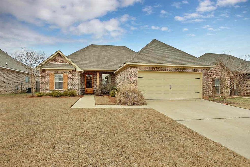 220 Greenfield Ridge Dr, Brandon, MS 39042 - photo 1