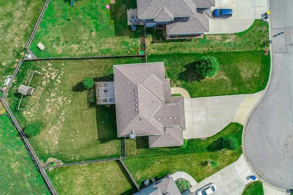 21072 Cooper St, Spring Hill, KS 66083 - photo 1