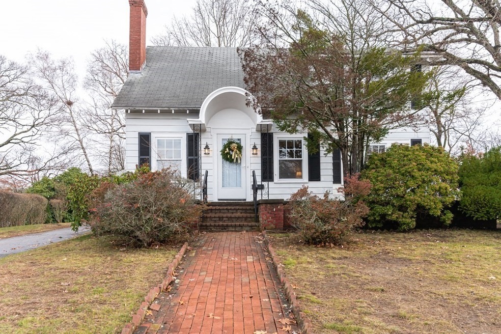 146 Parkview Ave, Lowell, MA 01852 - photo 1