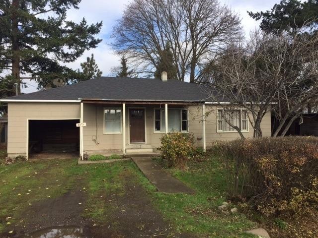 875 Lawnsdale Rd, Medford, OR 97504 - photo 1