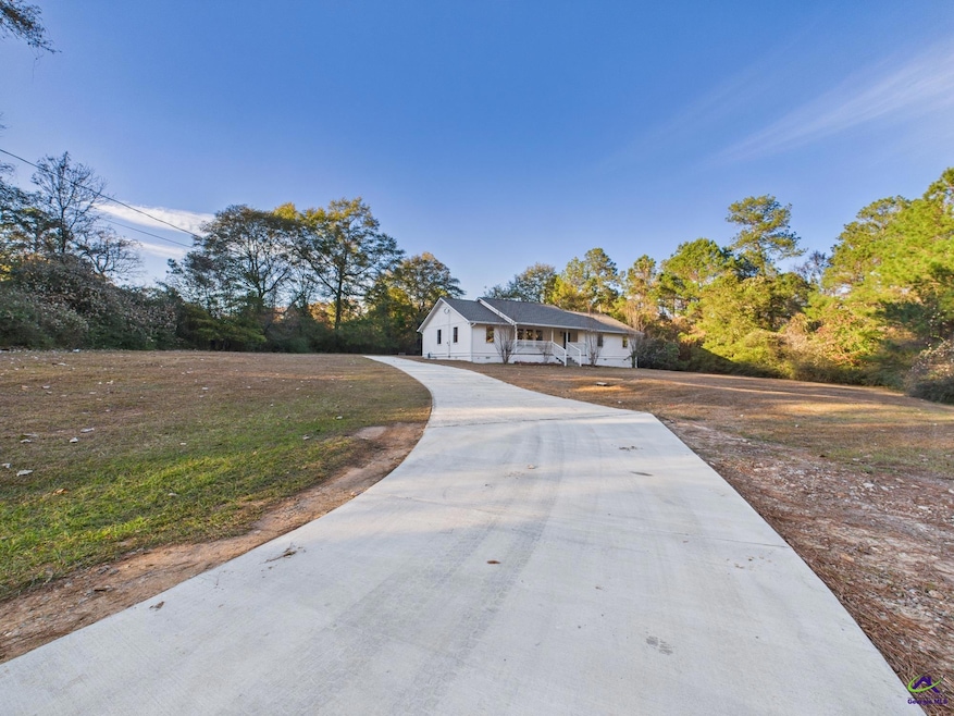 2970 Frederick Dr, Dry Branch, GA 31020 - photo 1