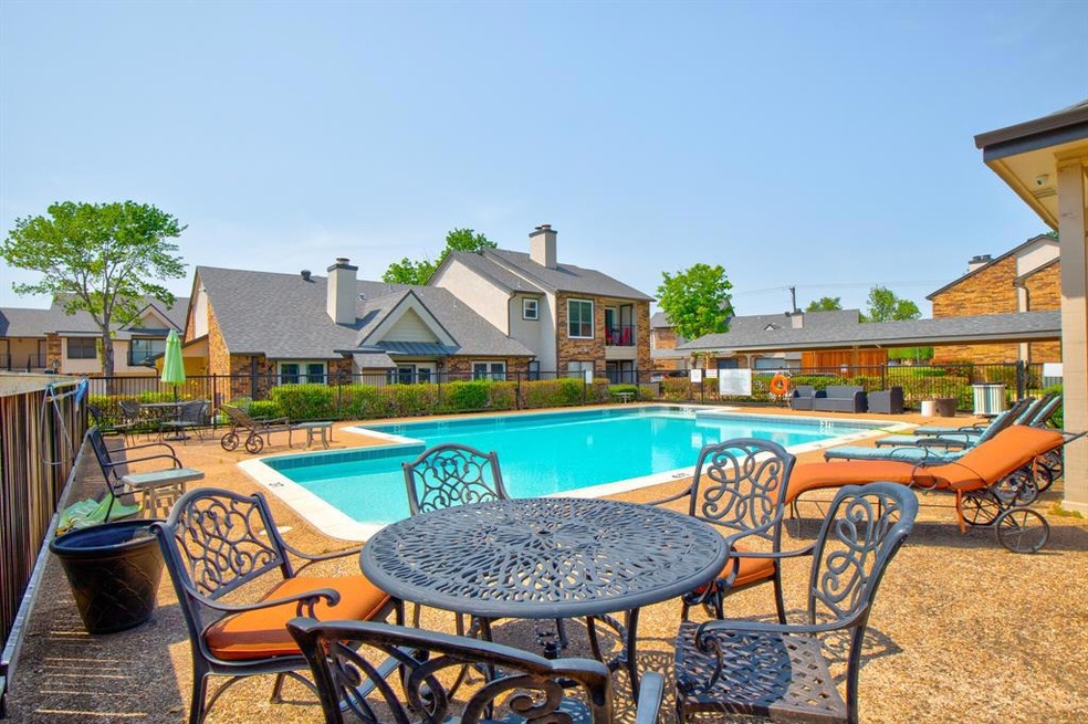 835 W Harwood Rd unit B, Hurst, TX 76054 - photo 1