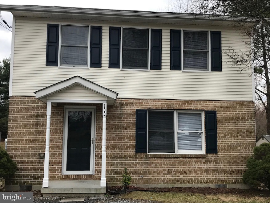 100 Oakmont Cir, Winchester, VA 22602 - photo 1