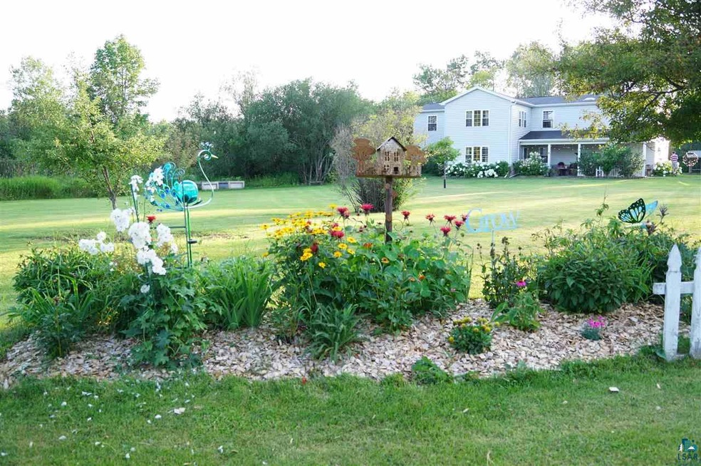 Large, level front yard.