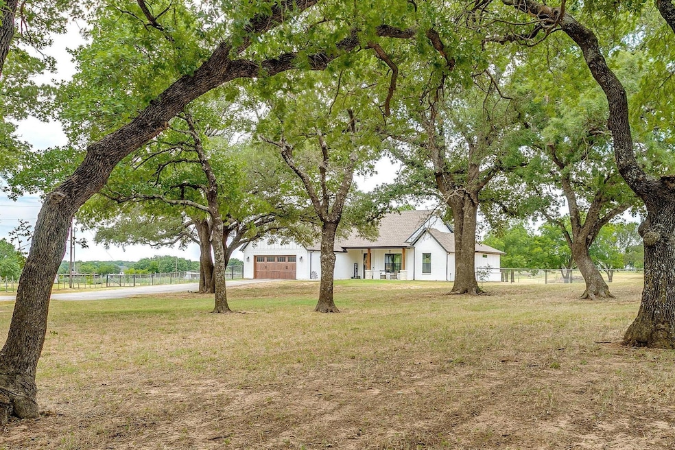 4306 Tin Top Rd, Weatherford, TX 76087 - photo 1