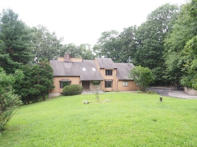 183 Fairway Dr, Stamford, CT 06903 - photo 1