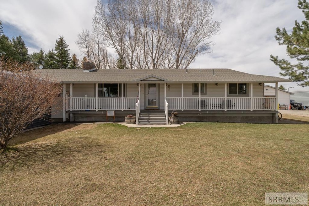 527 W 300 N, Blackfoot, ID 83221 - photo 1