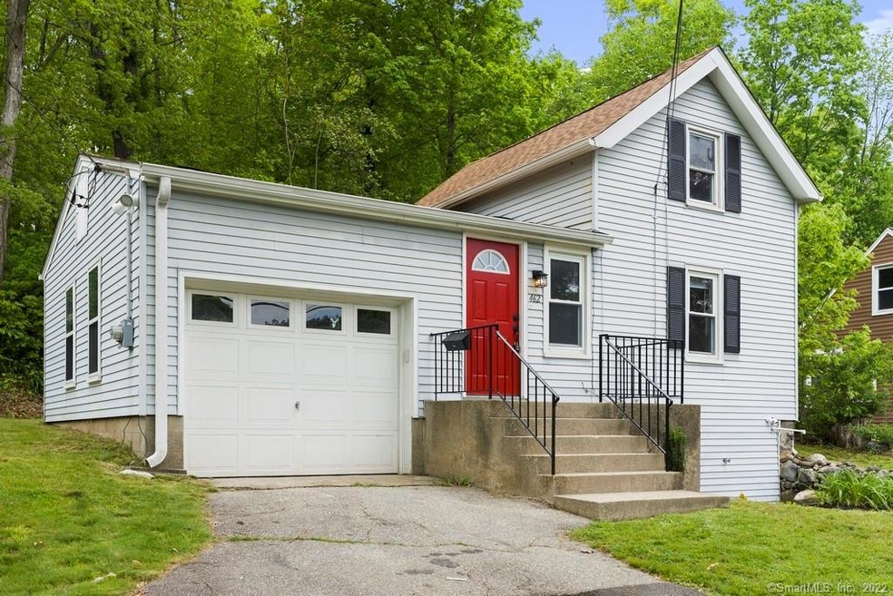 462 Country Club Rd, Waterbury, CT 06708 - photo 1