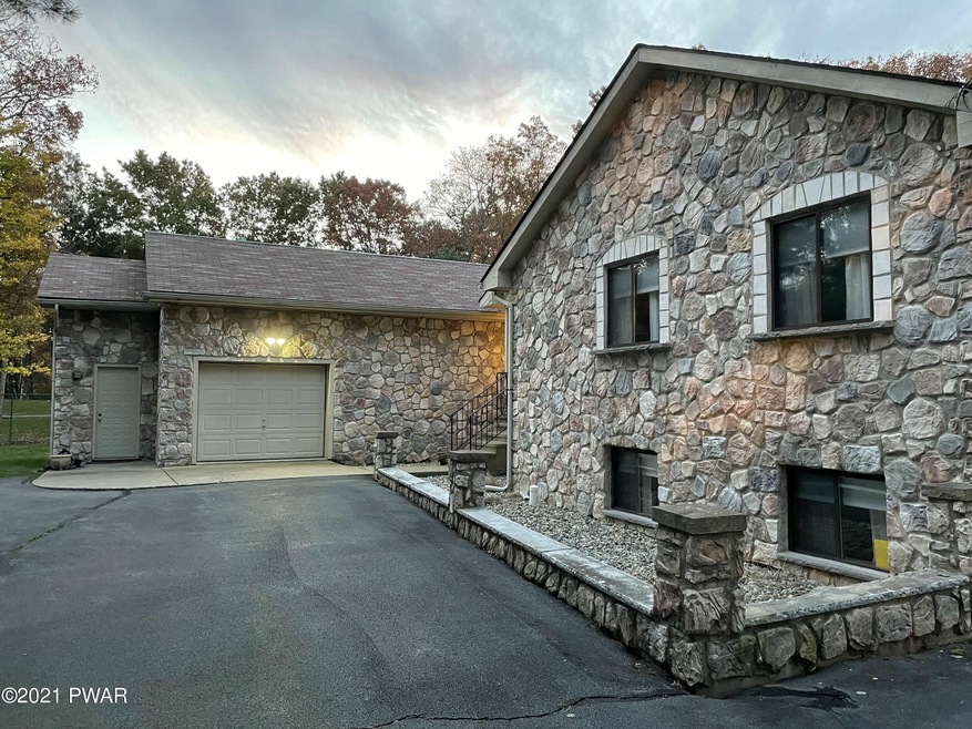 141 Ash Ln, Milford, PA 18337 - photo 1