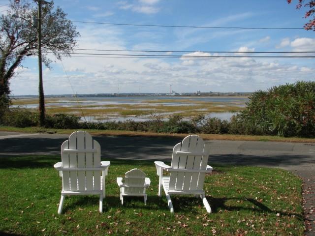 334 Oak Bluff Ave, Stratford, CT 06615 - photo 1