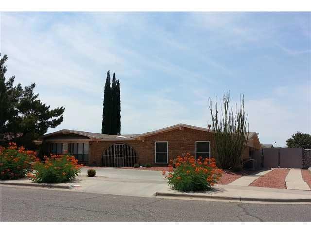 10700 Adauto Ct, El Paso, TX 79935 - photo 1