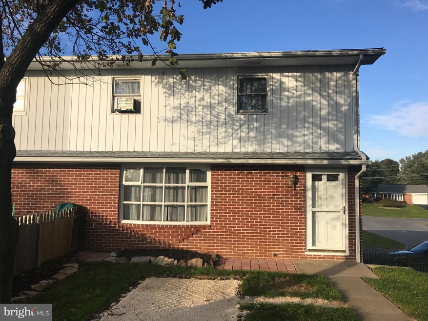 1367 Pleasantview Dr, Chambersburg, PA 17202 - photo 1