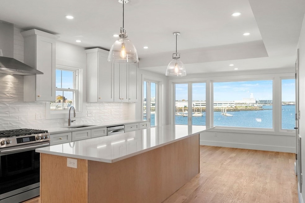 111 Leach St unit 2, Salem, MA 01970 - photo 1