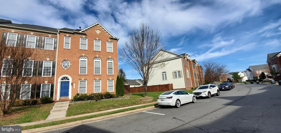 16495 Steerage Cir, Woodbridge, VA 22191 - photo 1