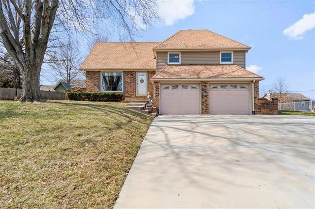 5224 Longview Rd, Shawnee, KS 66218 - photo 1