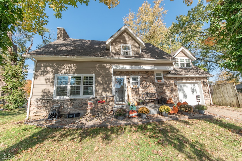 902 18th St, Columbus, IN 47201 - photo 1