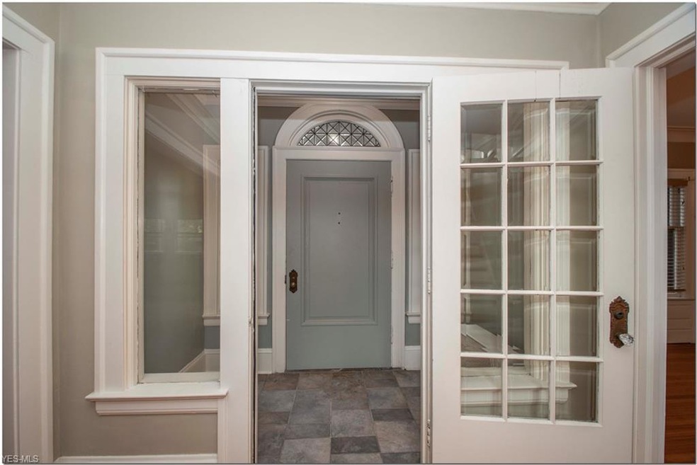 2552 Euclid Heights Blvd, Cleveland, OH 44106 - photo 1