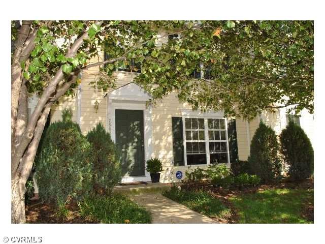 Exterior Front - Welcome to this meticulously main