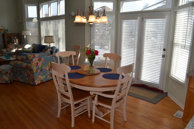 612 Spruce Ct, Oswego, IL 60543 - photo 1