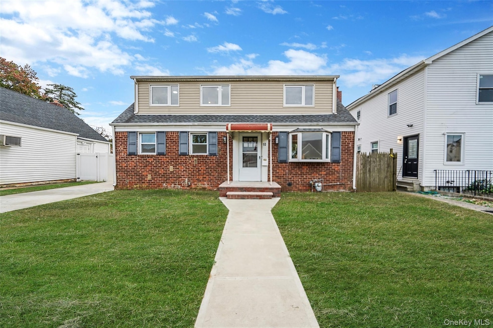 Pending $899,000 • Co-Listing Agent