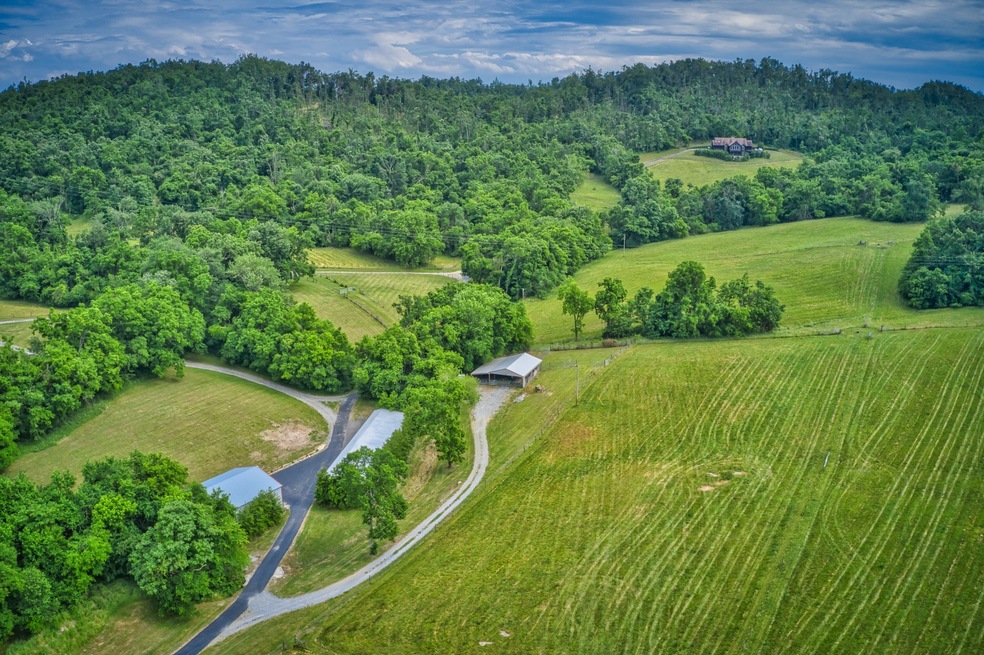 391 Bluestocking Hollow Rd, Shelbyville, TN 37160 - photo 1