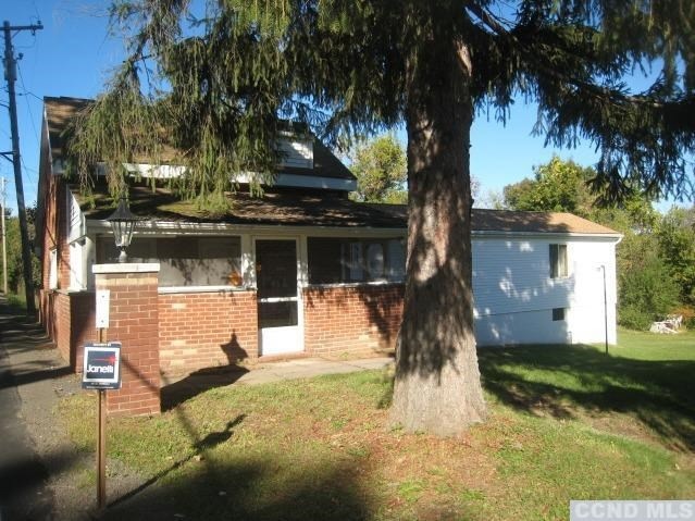54 Church Ave, Germantown, NY 12526 - photo 1