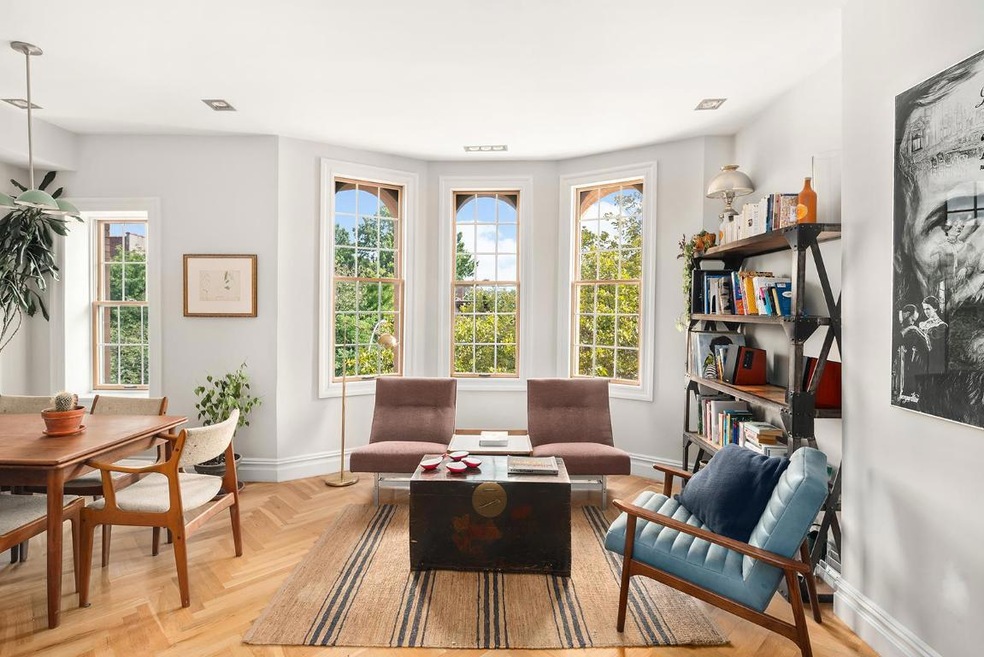 Sold $1,395,000 • Co-Listing Agent