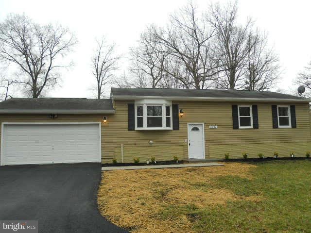 9227 Elvis Ln, Lanham, MD 20706 - photo 1
