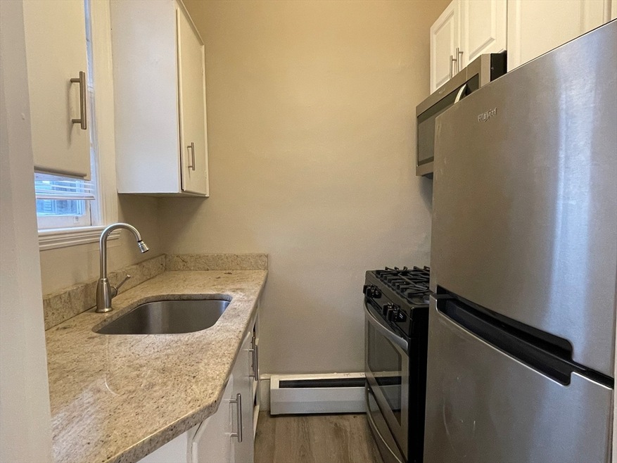 17 Briggs St unit 1B, Salem, MA 01970 - photo 1