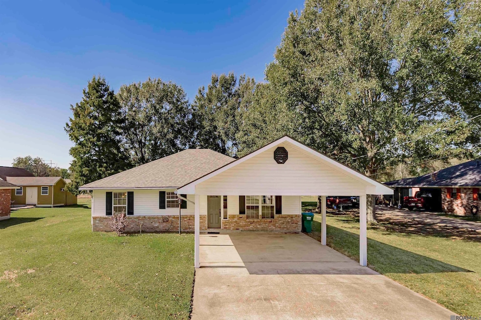 956 Bohne Rd, Port Allen, LA 70767 - photo 1