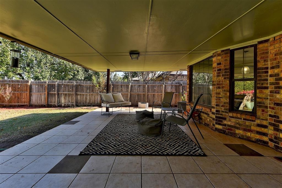 5713 NW 65th St, Warr Acres, OK 73132 - photo 1