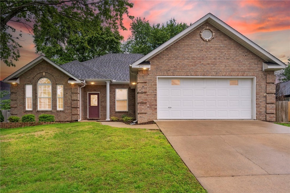 404 NW Saddlebrook Dr, Bentonville, AR 72712 - photo 1