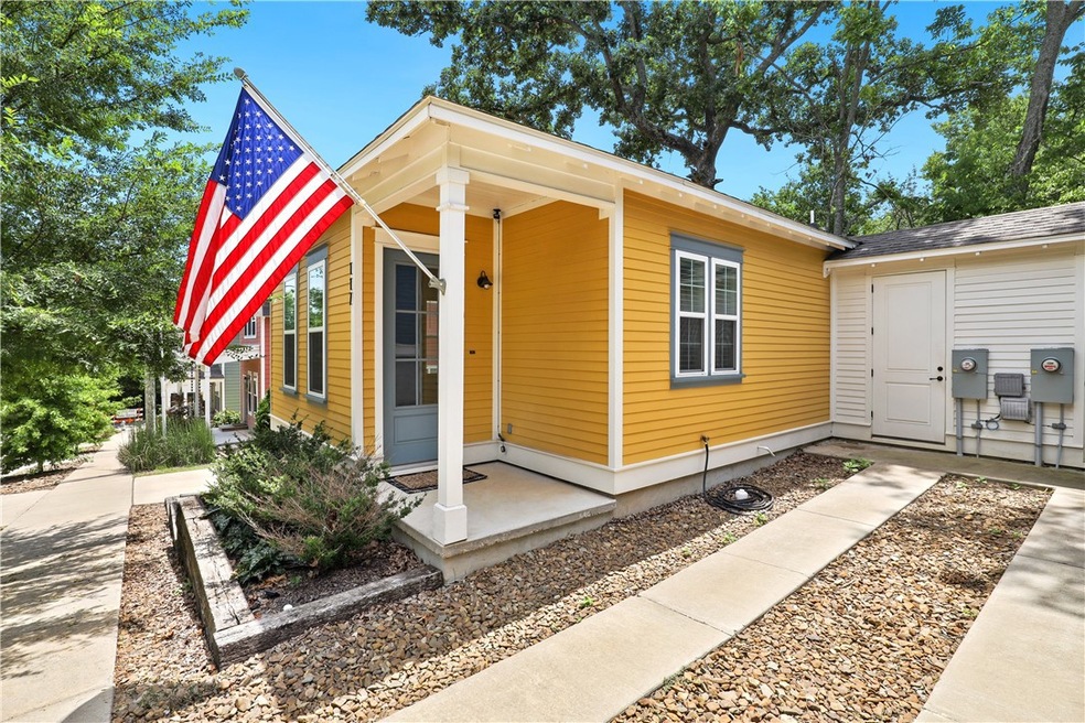 117 E 9th St, Fayetteville, AR 72701 - photo 1