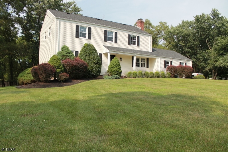 310 Salem Ct, Branchburg, NJ 08876 - photo 1