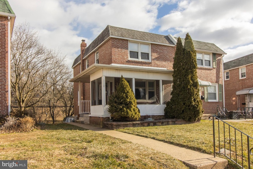 318 Lakeview Dr, Ridley Park, PA 19078 - photo 1