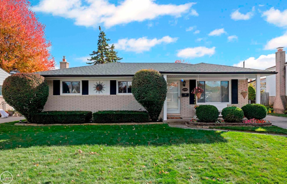 For Sale $324,900 • Co-Listing Agent