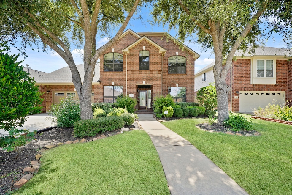 714 Coggins Point Way, Sugar Land, TX 77479 - photo 1