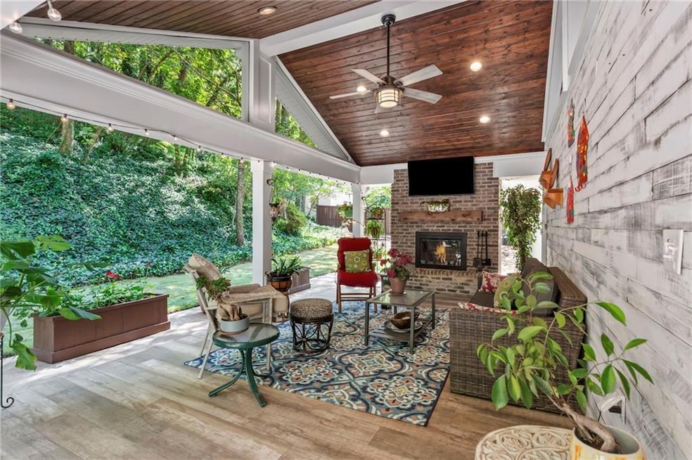 Sold $760,000 • Co-Listing Agent