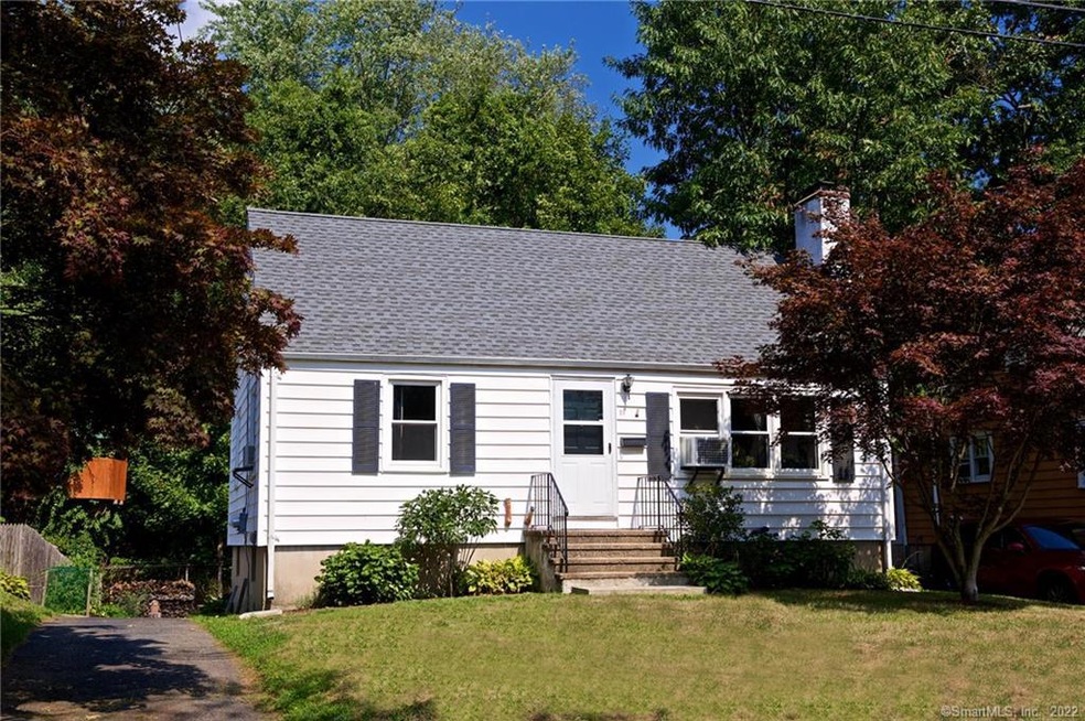 26 Lakeview Dr, Norwalk, CT 06850 - photo 1