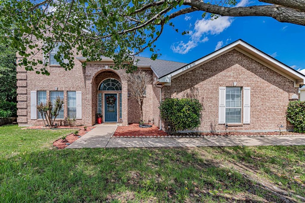 2802 Roam Ct, Granbury, TX 76049 - photo 1