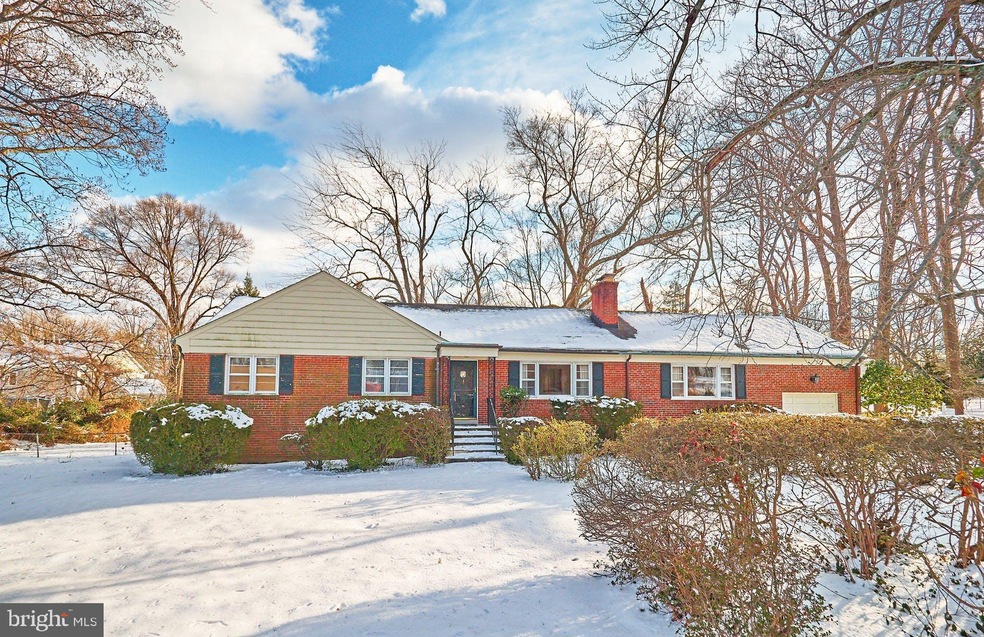 6629 Haycock Rd, Falls Church, VA 22043 - photo 1