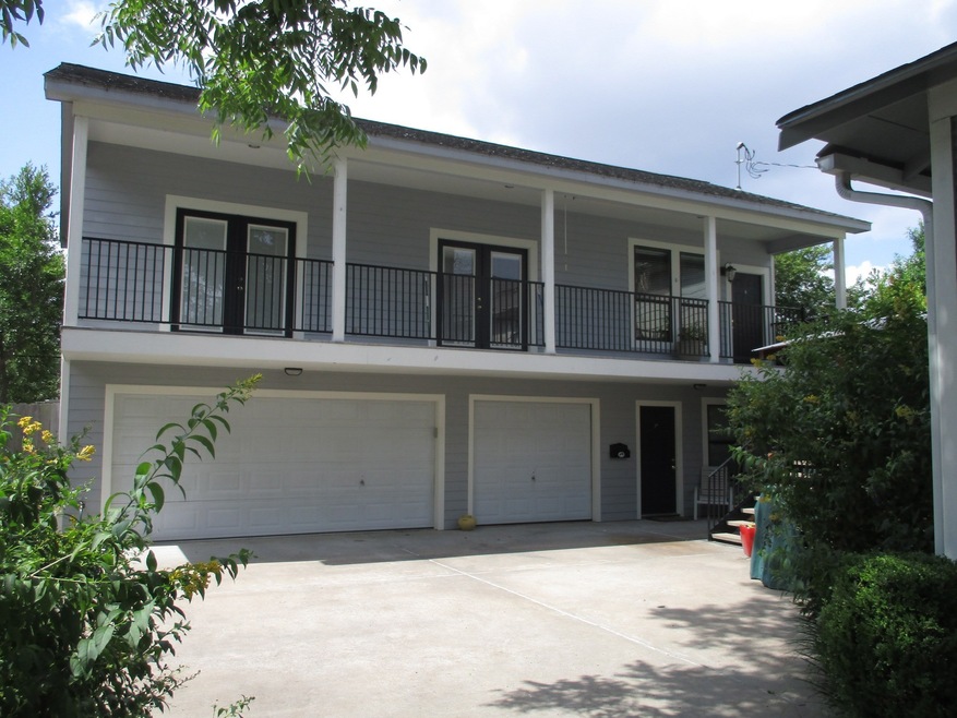 728 E 6 1 2 St unit rear, Houston, TX 77007 - photo 1