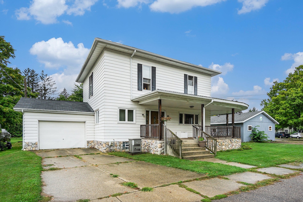 110 S 2nd St, Lawrence, MI 49064 - photo 1