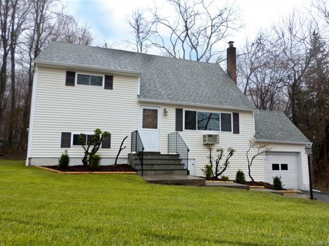 1372 Arch Dr, Mohegan Lake, NY 10547 - photo 1