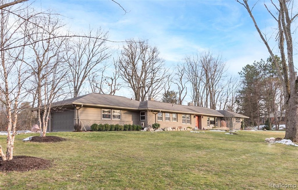 Beautifully Updated Brick Ranch With Walnut Lake A